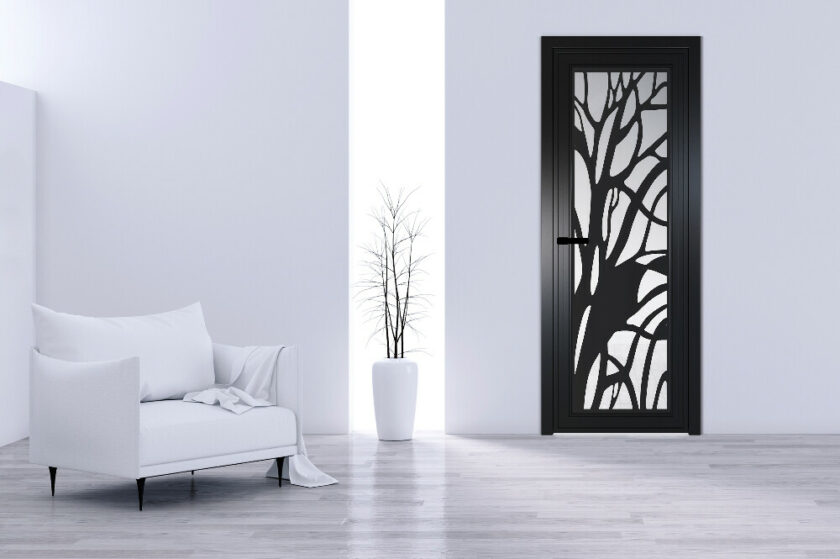 portes motif arbre noire